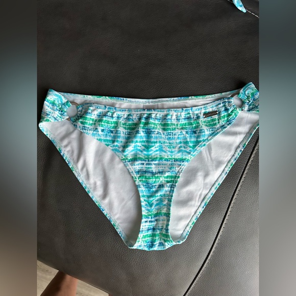 VENUS Lascana Bikini Blue/Green/White - Picture 7 of 11